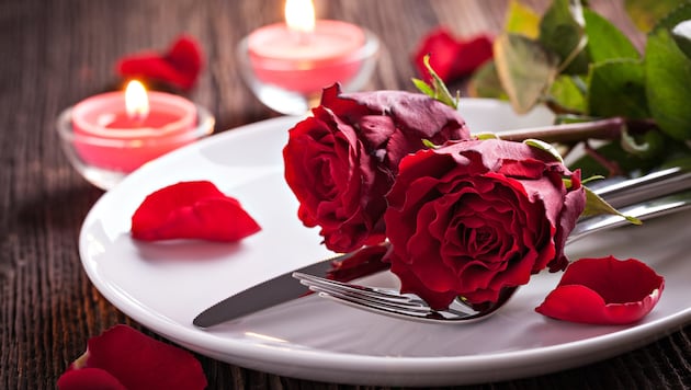 Fünf Ideen für einen schönen Valentinstag ohne Partner (Bild: Corinna Gissemann/stock.adobe.com)