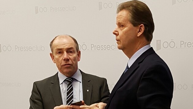 ÖVP-Landesrat Max Hiegelsberger (links) mit dem beamteten Chef der Gemeindeaufsicht (IKD) Michael Gugler. (Bild: Werner Pöchinger)