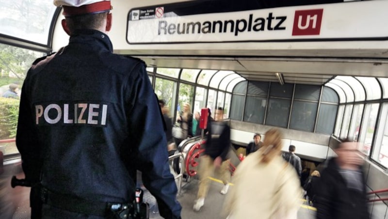 Der Reumannplatz in Wien ist zu einem Brennpunkt geworden, der die Herausforderungen der Migration in Österreich verdeutlicht. (Bild: Reinhard Holl, Wiener Linien/Johannes Zinner, krone.at-Grafik)