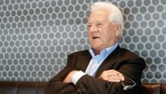 Der 91-jährige Frank Stronach will alle gegen ihn von der Polizei erhobenen Vorwürfe entkräften. Er weist vehement zurück, den Frauen etwas angetan zu haben. (Bild: Martin Jöchl)