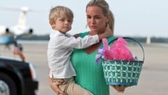 Vanessa Trump mit ihrem Sohn Tristan (Bild: APA/AFP/JIM WATSON)