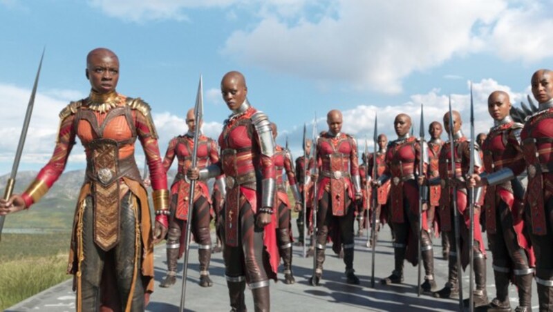 Mit Okoye (Danai Gurira), Ayo (Florence Kasumba) und den Dora Milaje legt man sich besser nicht an. (Bild: Disney)