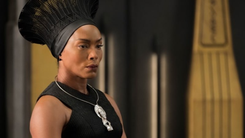 Königsmutter Ramonda (Angela Bassett) (Bild: Disney)