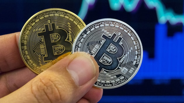 Marktbeobachter erklärten den Kursanstieg mit der Hoffnung auf die Zulassung eines börsengehandelten Bitcoin-Fonds durch den Vermögensverwalter Blackrock. (Bild: AFP)