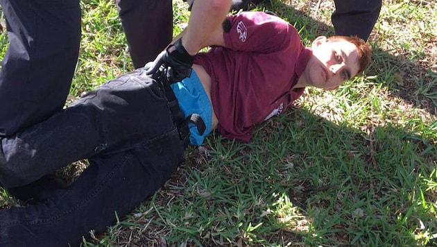 Nicolas Cruz bei seiner Festnahme. Das Foto wurde von einem nicht namentlich genannten Polizeibeamten gemacht. (Bild: Polizei)