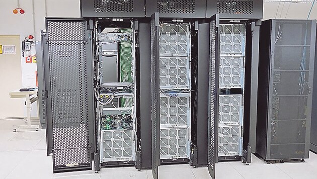 Supercomputer "Mach 2" wird in der JKU betrieben. (Bild: Horst Einöder)