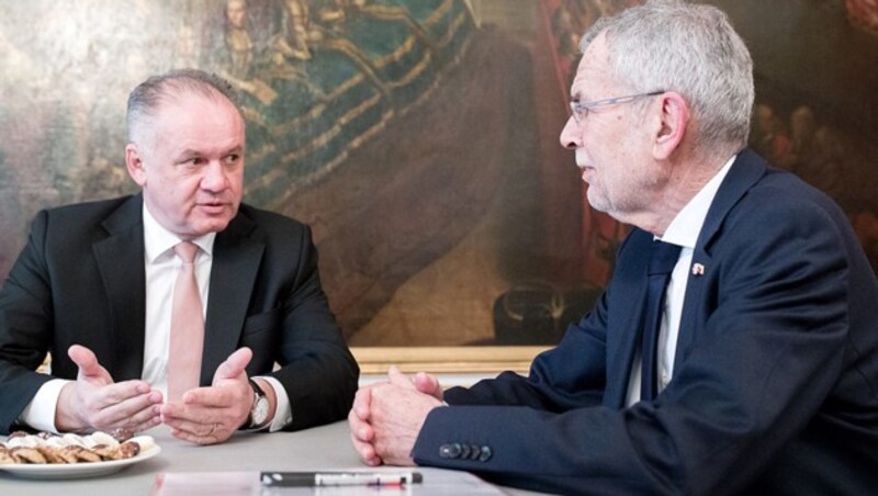 Kiska im Gespräch mit Van der Bellen in der Hofburg (Bild: APA/GEORG HOCHMUTH)