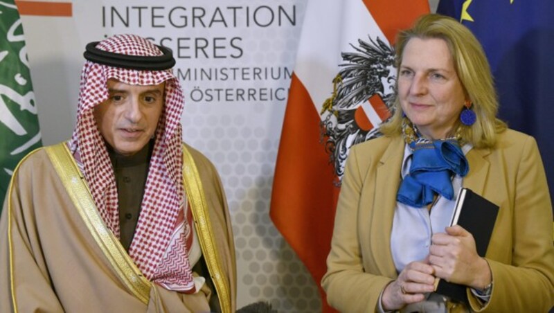 Saudi-Arabiens Außenminister Adel bin Ahmed Al-Jubeir mit Österreichs Außenministerin Karin Kneissl (Bild: APA/HANS PUNZ)