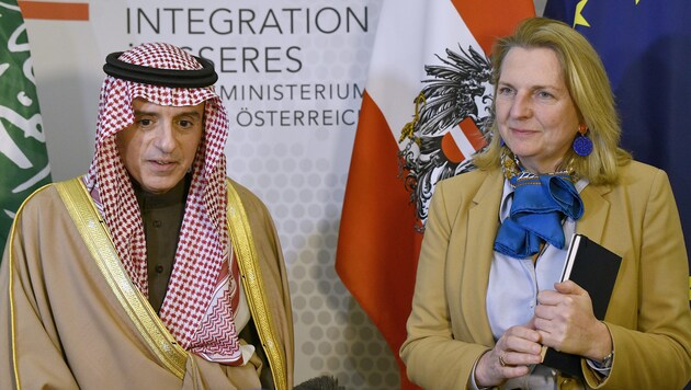 Saudi-Arabiens Außenminister Adel bin Ahmed Al-Jubeir mit Österreichs Außenministerin Karin Kneissl (Bild: APA/HANS PUNZ)