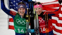 Jessica Diggins und Kikkan Randall (Bild: AP)