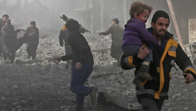 Die schrecklichen Folgen des Bombardements von Ost-Ghouta (Bild: AFP)