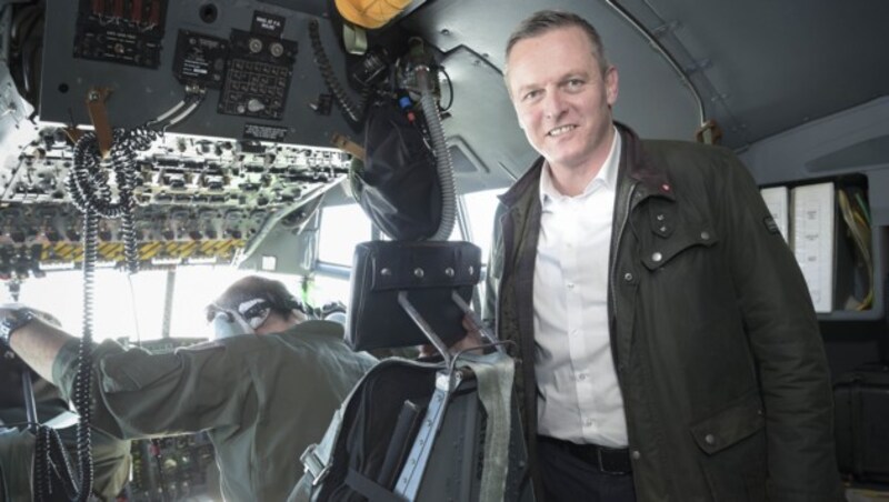 Verteidigungsminister Mario Kunasek (FPÖ) bei einem Truppenbesuch (Bild: APA/BUNDESHEER/PUSCH)