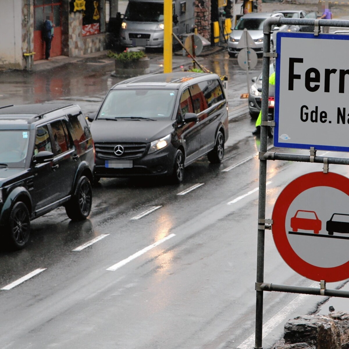 Wohnmobil gestreift - Lkw-Lenker verursacht Unfall in Tirol und flüchtet |  krone.at