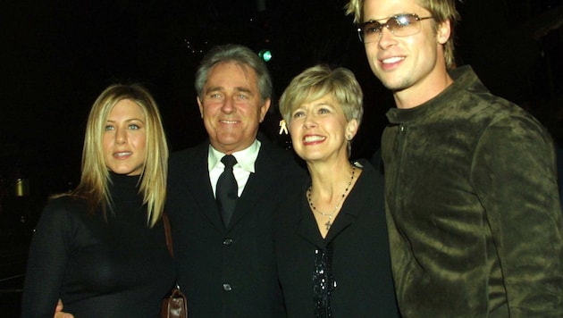 Brad Pitt und Jennifer Aniston mit seinen Eltern Bill und Jane (Bild: www.PPS.at)