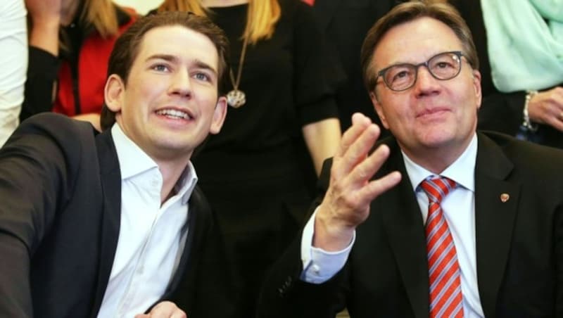 Günther Platter mit Sebastian Kurz (Bild: APA/Georg Hochmuth)