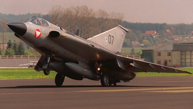 Jahrzehntelang auch über Österreich im Einsatz: Der Saab „Draken“ (Bild: J. Radspieler)