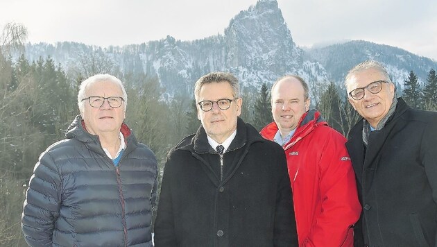 Koppls Touristiker Peter Bacher, Dr. Adolf Concin & Nicolas Raschauer mit SP-Chef Walter Steidl (v.l.) (Bild: Wolfgang Weber)