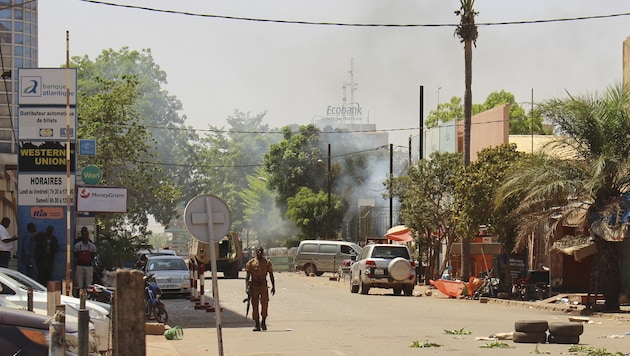 In Burkina Faso (Bild) kamen mindestens 35 Zivilpersonen ums Leben, als eine Mine explodierte. (Bild: Associated Press)