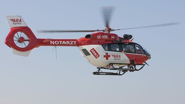 Der Rettungshelikopter der ARA Flugrettung wurde zu dem schweren Unfall in Rennweg gerufen, doch dem Verunfallten konnte nicht mehr geholfen werden (Bild: ARA/ARBÖ/KK, Symbolfoto)