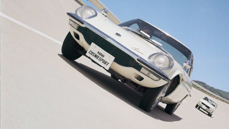 Mazda Cosmo Sport 110S und Mazda R100 (Bild: Mazda)