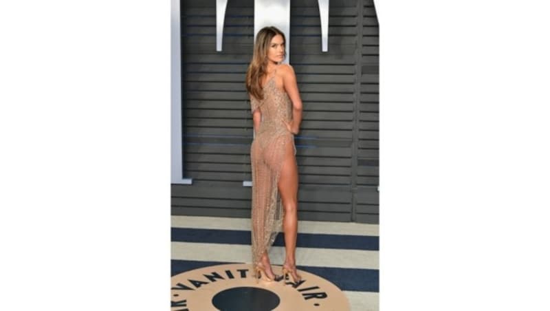 Auch von hinten ein echter Hingucker: Alessandra Ambrosio (Bild: 2018 Getty Images)