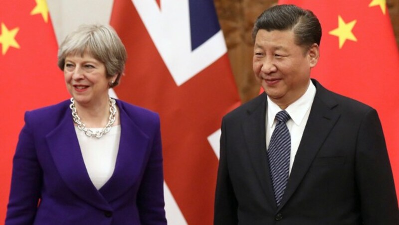 Die britische Premierministerin Theresa May und Chinas Staatschef Xi Jinping (Bild: AP)