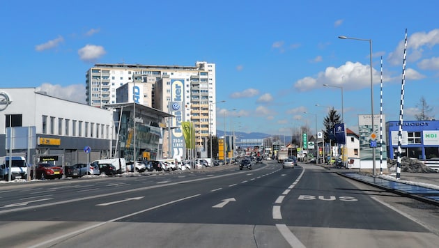 Zwischen Don Bosco und dem neuen Weblinger Verteilkreis soll die Kärntner Straße in den nächsten Jahren erneuert werden. (Bild: Juergen Radspieler)