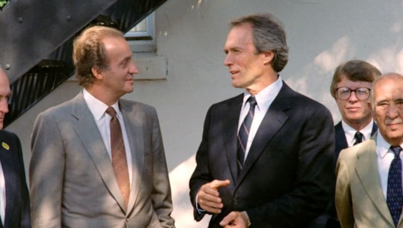 Der einstige spanische König Juan Carlos 1987 im Gespräch mit dem damaligen Bürgermeister von Carmel Clint Eastwood. (Bild: AFP)