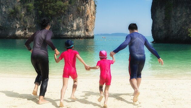Von einem Urlaub am Strand in Thailand muss Familie W. nun weiter träumen. (Symbolbild) (Bild: stock.adobe.com)