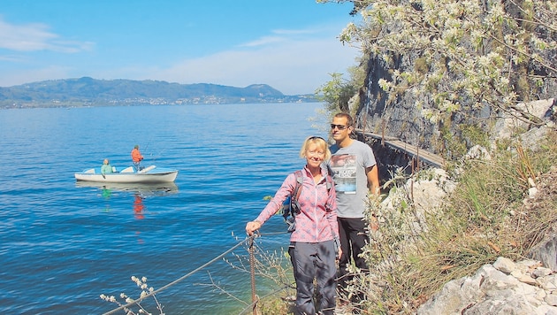 Der Miesweg am Traunsee-Ostufer ist seit dem Vorjahr wegen Sicherheitsbedenken gesperrt und soll frühestens im Herbst wieder begehbar sein.
 (Bild: Marion Hörmandinger)