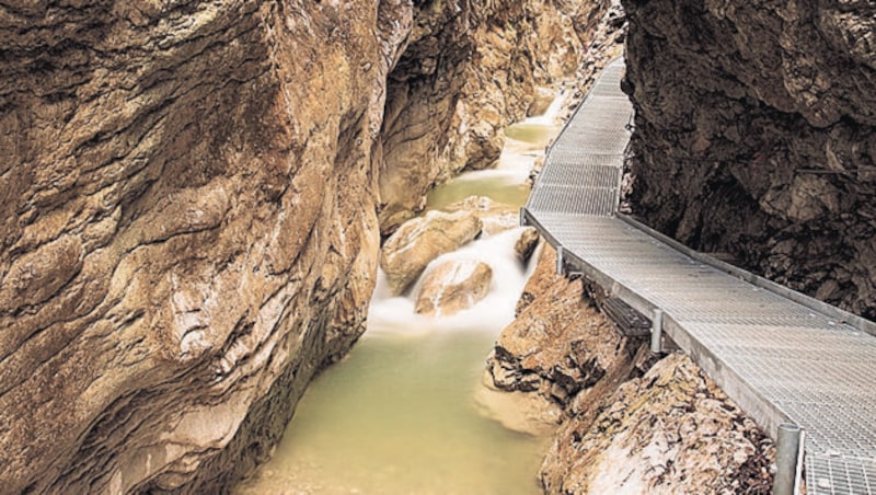 Die Burggrabenklamm in der Attersee-Region ist wegen Steinschlaggefahr gesperrt, eine Sanierung ist angedacht. (Bild: Christina Lennkh)