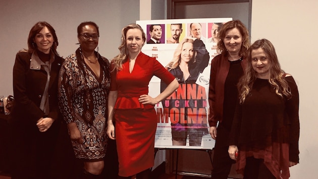 Elaine Delvalle, Yvonne Mc Cormack-Lions, Nina Proll mit Ursula Wolschlager und Christina Kallas in New York (Bild: Nina Proll)