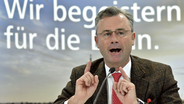 Infrastrukturminister Norbert Hofer muss sich ebenfalls dem Sparzwang unterwerfen und Projekte verschieben. (Bild: APA/HERBERT NEUBAUER)
