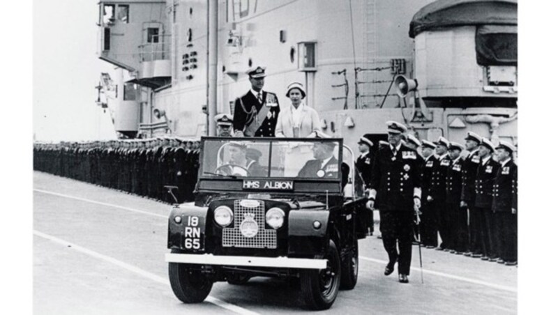 Ein Land Rover Series I diente 1958 Queen Elizabeth II und Prinz Philip als Präsentationsfahrzeug. (Bild: Jaguar Land Rover)