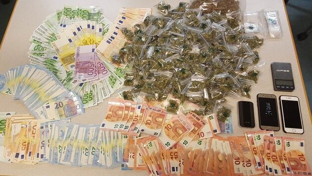 Die Dealer hatten Drogengeld und Ware gehortet (Bild: LPD WIEN)