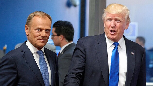 Keine Strafzölle: US-Präsident Donald Trump verschont die EU (hier im Bild Ratspräsident Donald Tusk) vorerst. (Bild: AP)