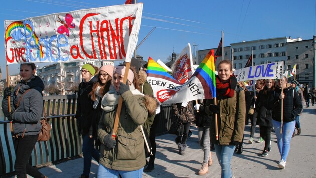 Friedensmarsch der katholischen Privatschulen in der Stadt Salzburg (Bild: Erzdiözese Salzburg)