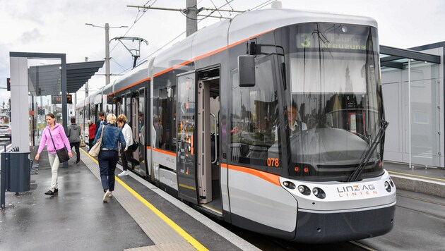 Für den Bau eines zweiten Schienenstrangs für die Linzer Straßenbahn wurden nun wichtige Schritte gesetzt. (Bild: Harald Dostal)