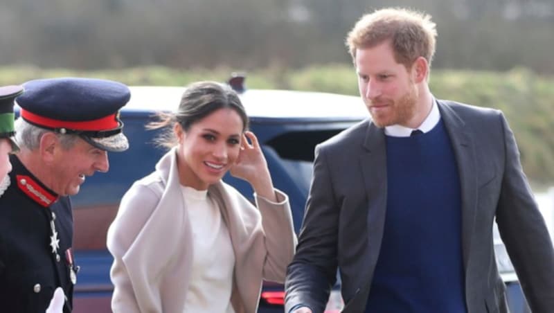 Harry und Meghan überraschend in Nordirland (Bild: AP)