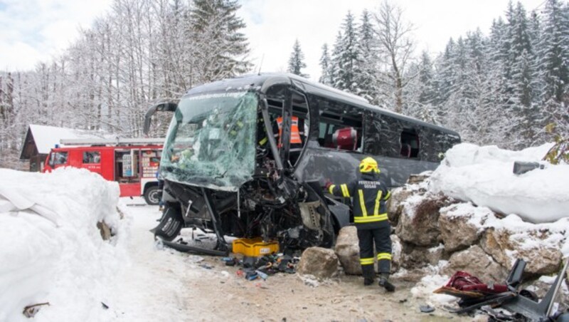 Der Bus ist Schrott. (Bild: FOTOKERSCHI.AT/KERSCHBAUMMAYR)