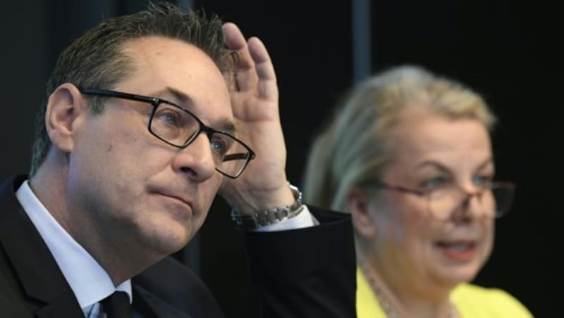 Heinz-Christian Strache und Beate Hartinger-Klein (Bild: APA/HANS KLAUS TECHT)