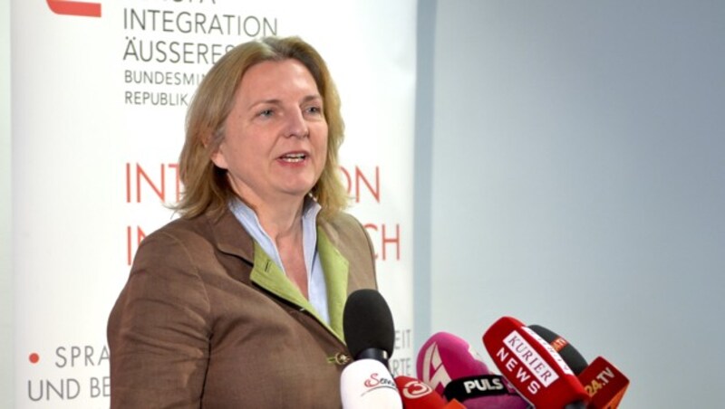 Integrationsministerin Karin Kneissl (FPÖ) (Bild: APA/HERBERT NEUBAUER)