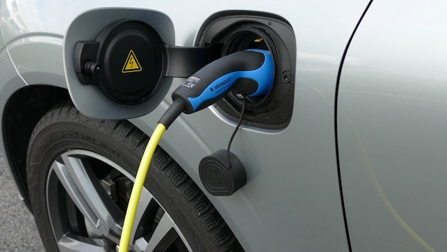 Plug-in hybrids appear to consume significantly more fuel - and therefore cause more CO2 - than previously assumed. (Bild: Stephan Schätzl)