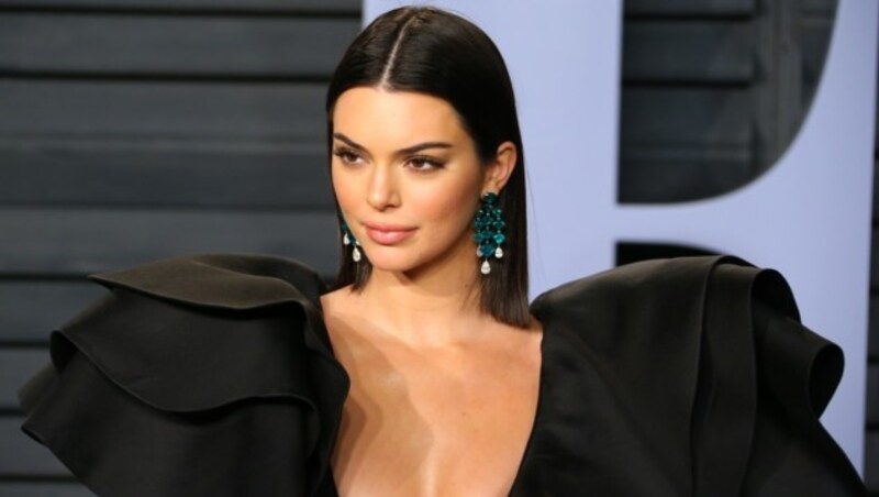 Kendall Jenner fiel schon bei den Oscars durch ihren etwas veränderten Look auf. (Bild: AFP or licensors)