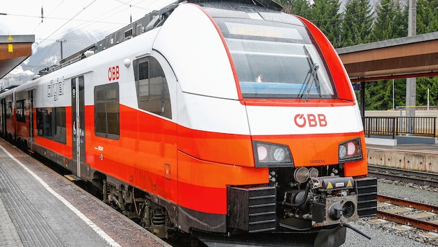Bad Hofgastein per Bahn von Salzburg aus wieder erreichbar - Tauernstrecke weiter unterbrochen (Bild: GERHARD SCHIEL)