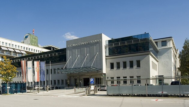 Der Verletzte wurde ins Unfallkrankenhaus Salzburg gebracht. (Bild: UKH Salzburg)