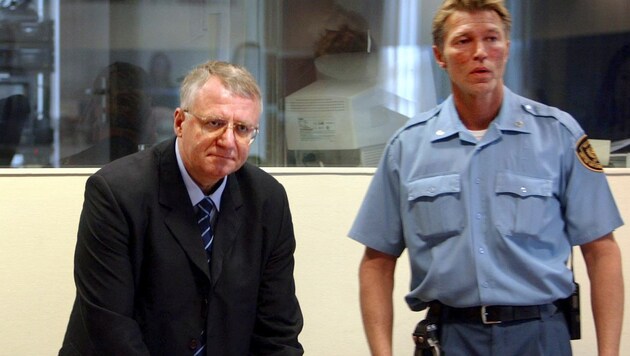 Vojislav Seselj vor dem UNO-Kriegsverbrechertribunal (Bild: AP)