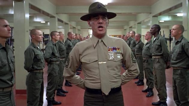 Lee Ermey als Sergeant Hartman im Film „Full Metal Jacket“ (Bild: Warner Bros Film GmbH)