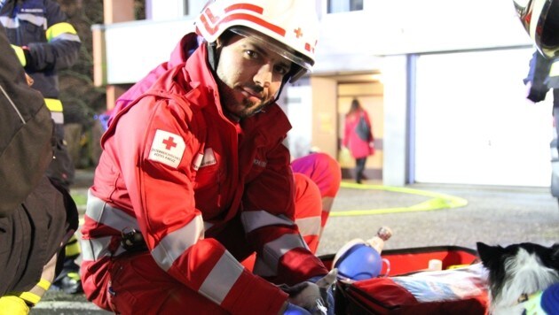 Abdulrahman Khaleel engagiert sich beim Roten Kreuz OÖ (Bild: FF Hart)