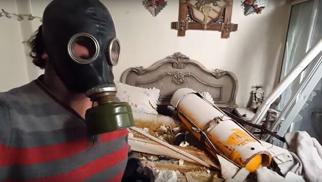 Ausschnitt aus einem Video, das eine Giftgasrakete in Duma zeigen soll (Bild: youtube.com)